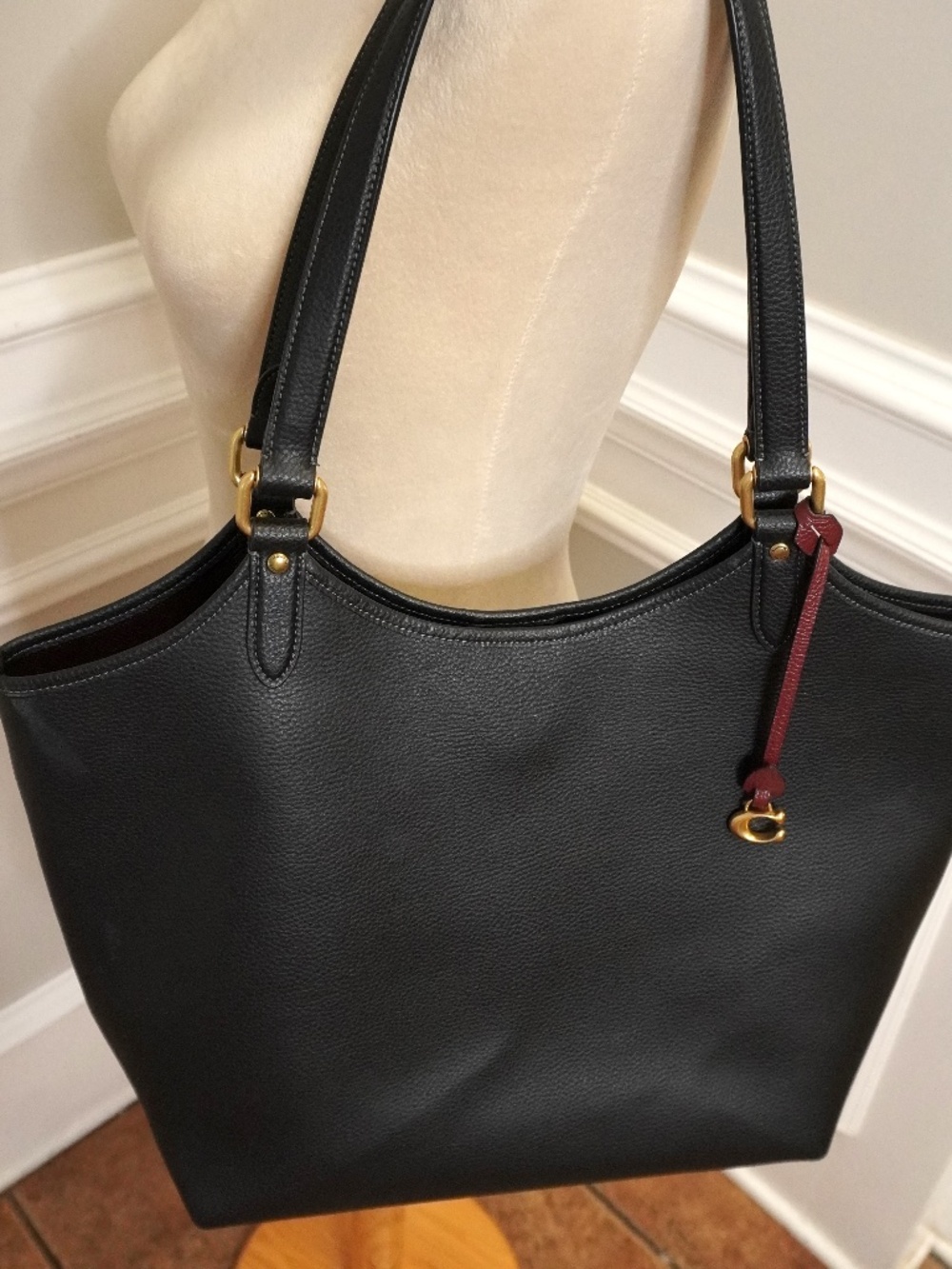 NEW Coach Day Tote Black Pebbled Leather with Zip Pouch